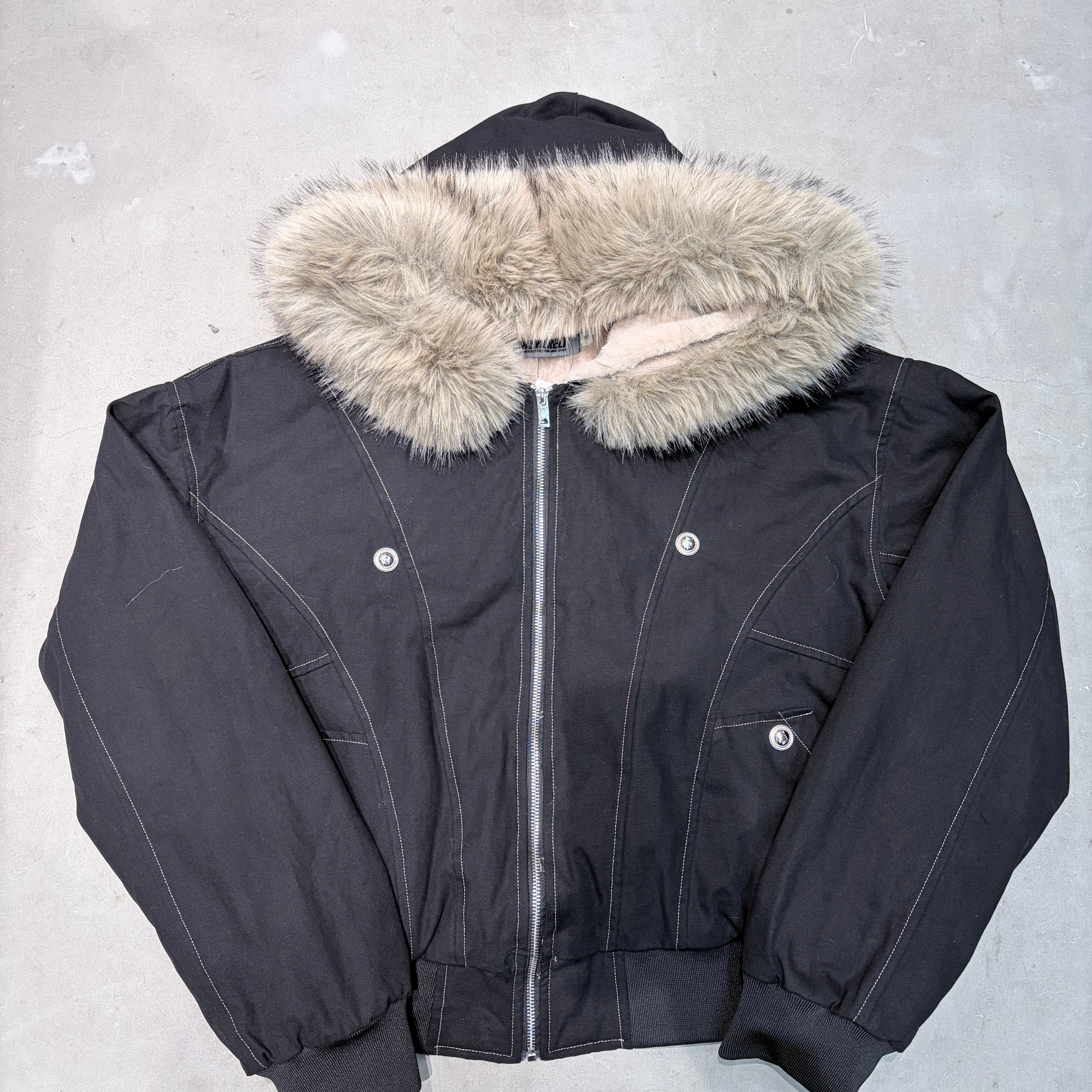 ファー付きフードボンバージャケット